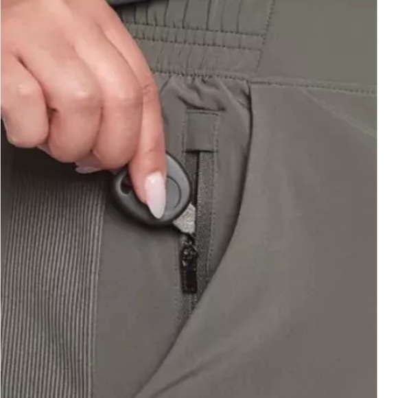 ATHLETA Brooklyn Jogger Size 14 Mountain Olive High Waist Travel Hiking Pants - Picture 4 of 9